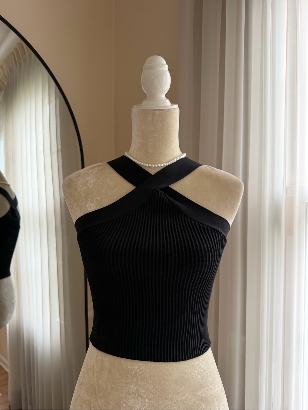 Forever 21 Black Crisscross Halter Top Size S